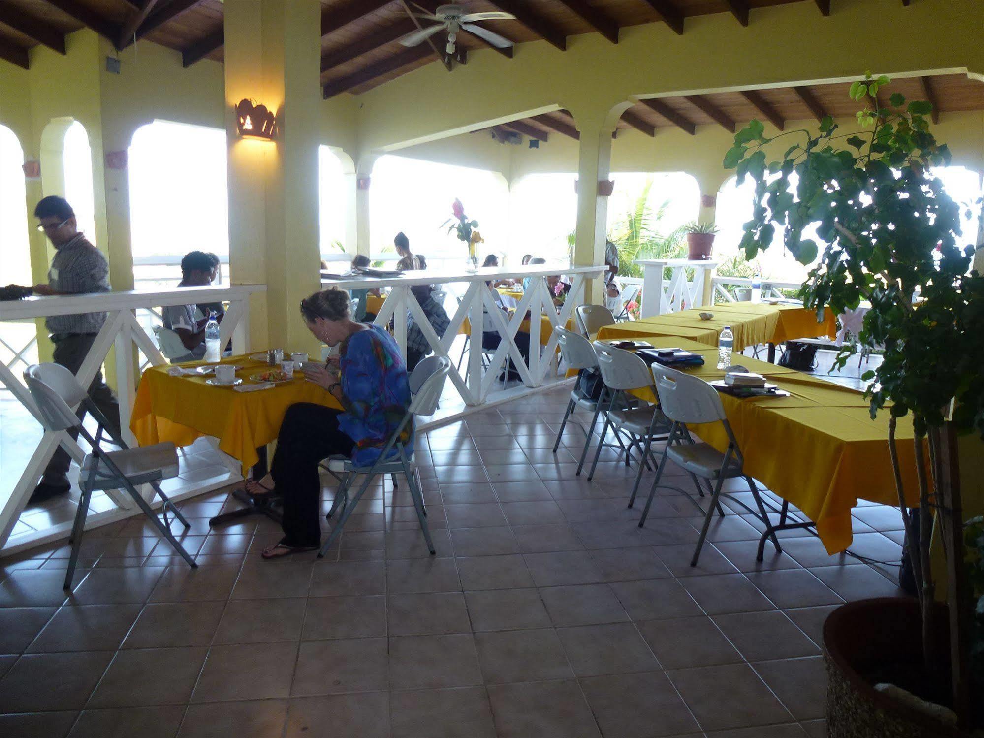 Inn La Galleria Five Islands Village Exterior photo